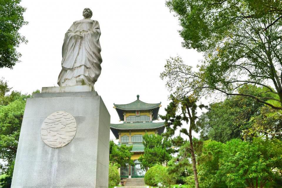 屈原紀念館 直線距離226m