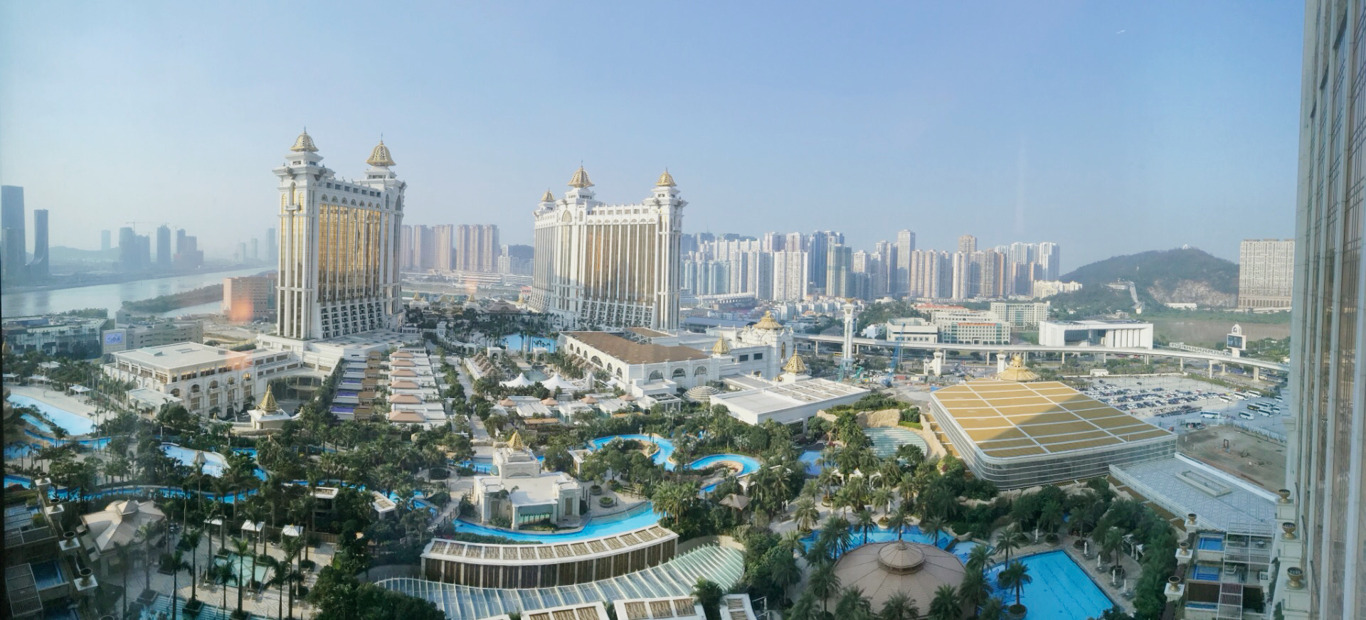 银河渡假区可以说是澳门最大型的酒店娱乐度假区,设施齐全