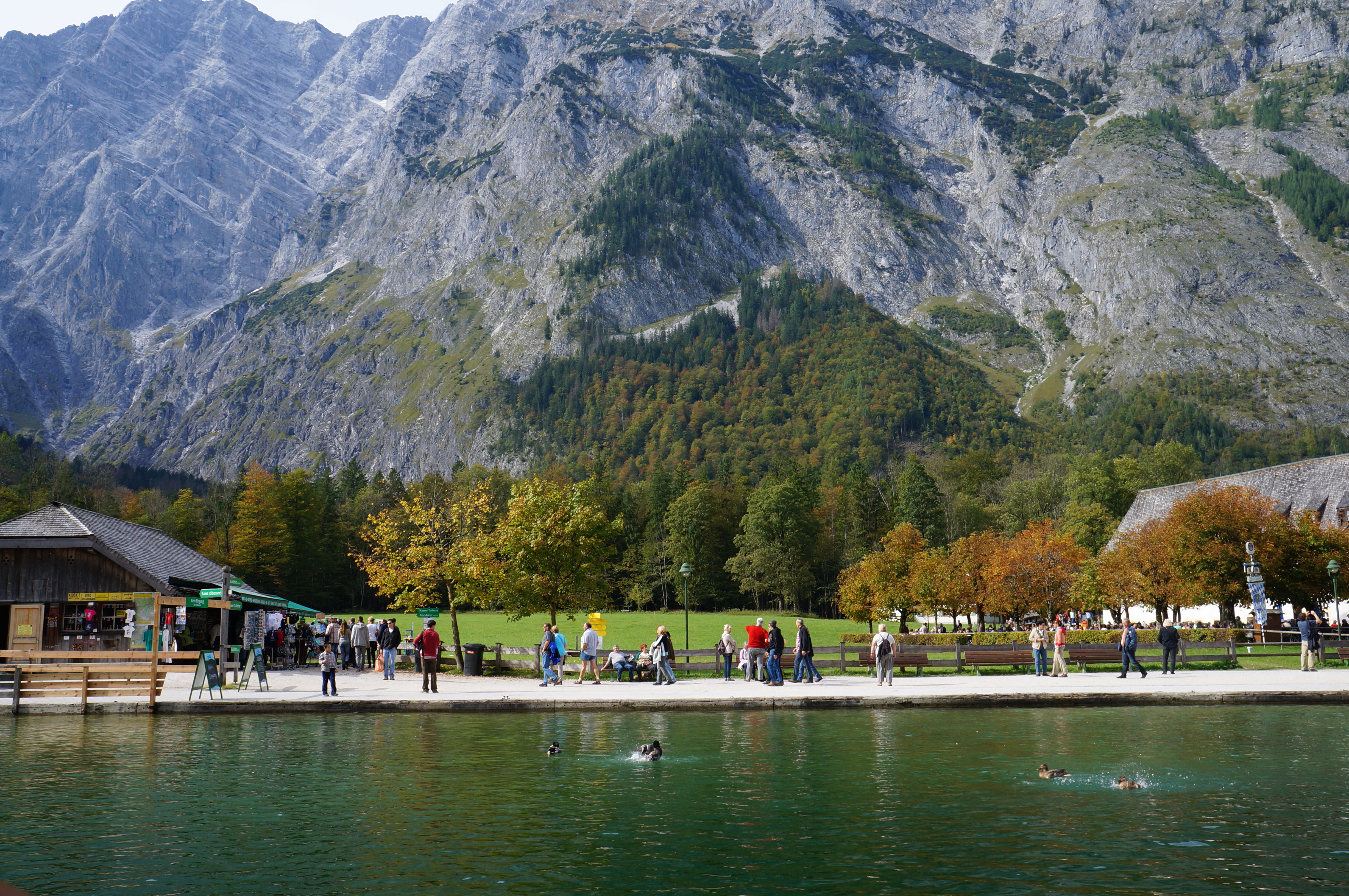 【携程攻略】贝希特斯加登国王湖景点,湖水非常绿,清澈见底.国王湖是