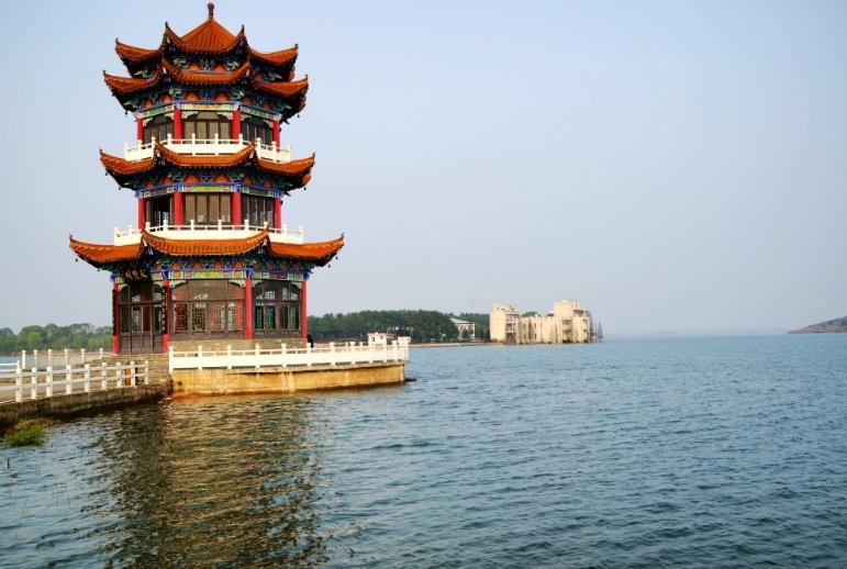 2022天紫湖生态度假区玩乐攻略,可以泡温泉,可以乘船在湖中.