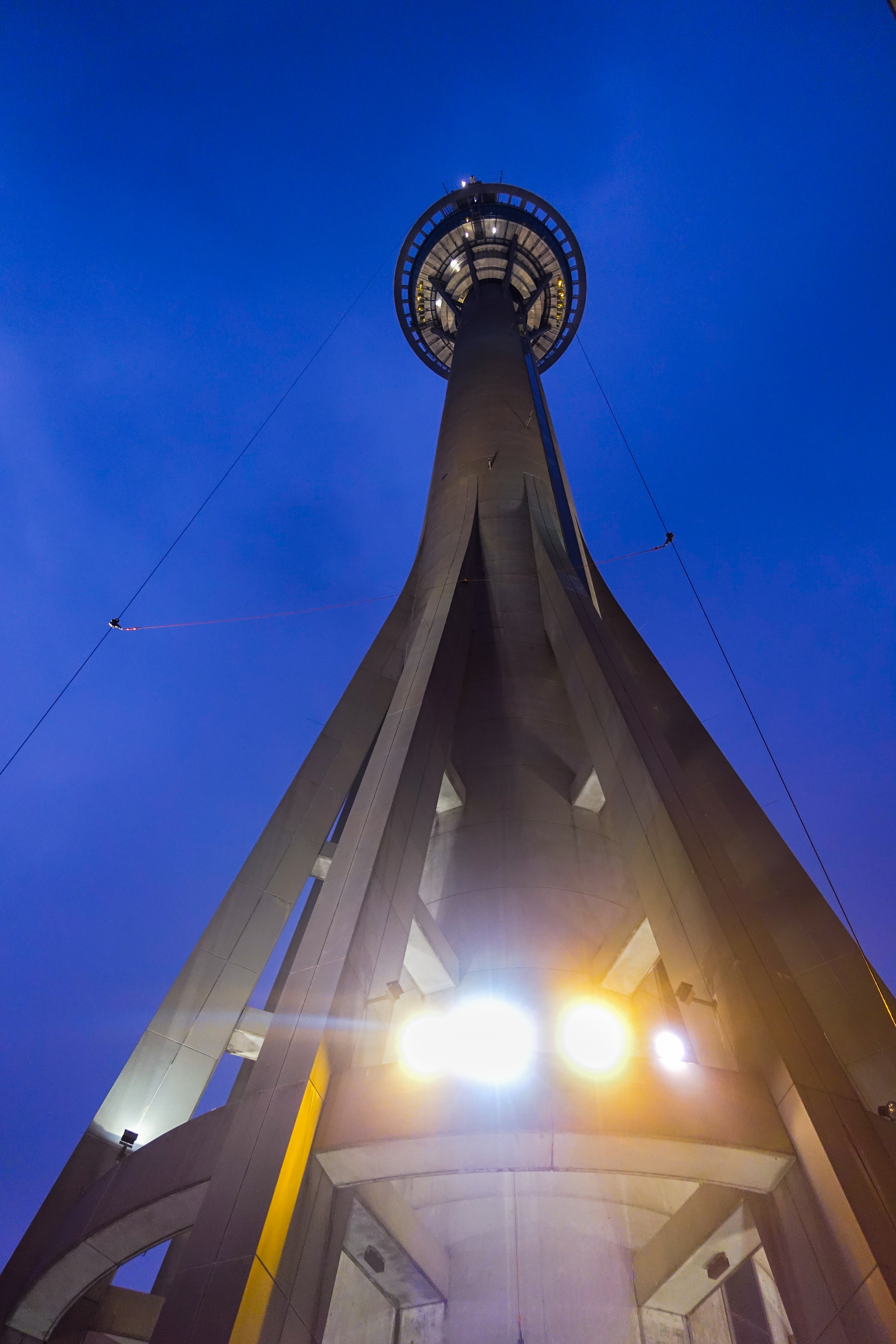 澳门旅游塔会展娱乐中心,是集观光,美食,商务和冒险运动于一体的澳门