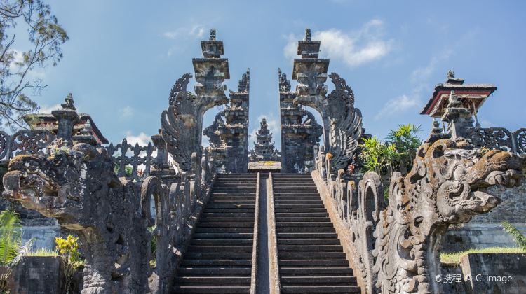 概况 点评 详情 推荐 1/46 布撒基寺 besakih temple 4.2分