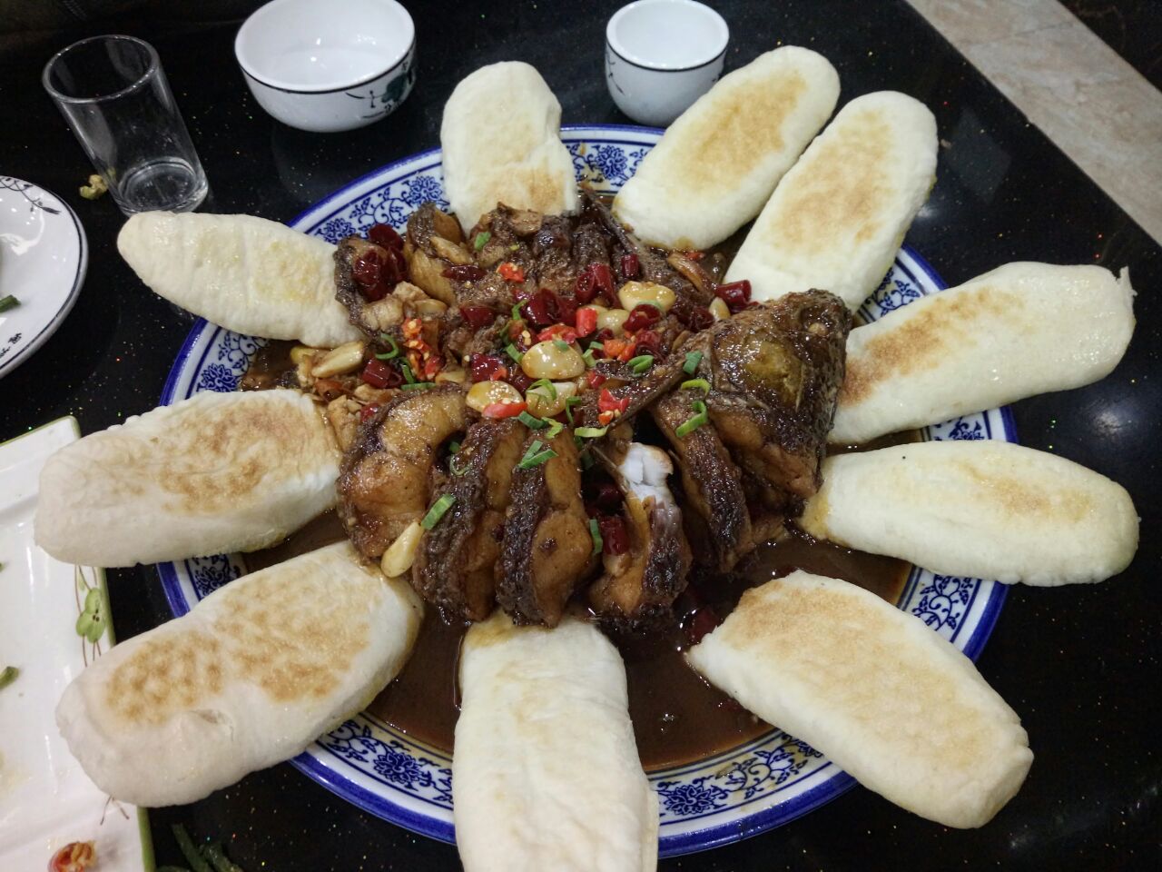 2023水泊梁山大碗鱼(兆隆店)美食餐厅,最有名的当属大碗鱼,烧的不.