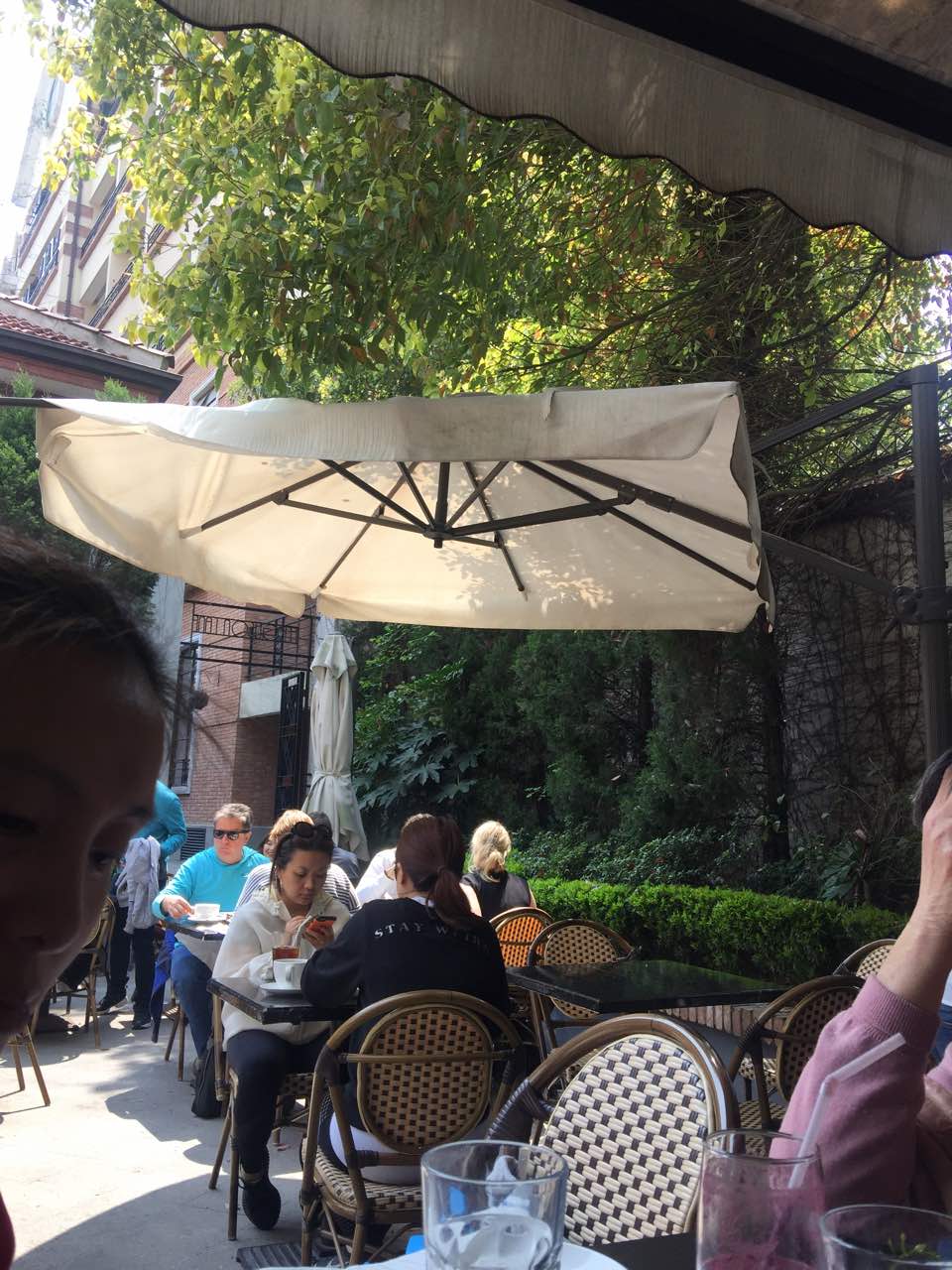 2021coffee tree(武康路店)美食餐厅,很不错环境好带娃也很不错的.