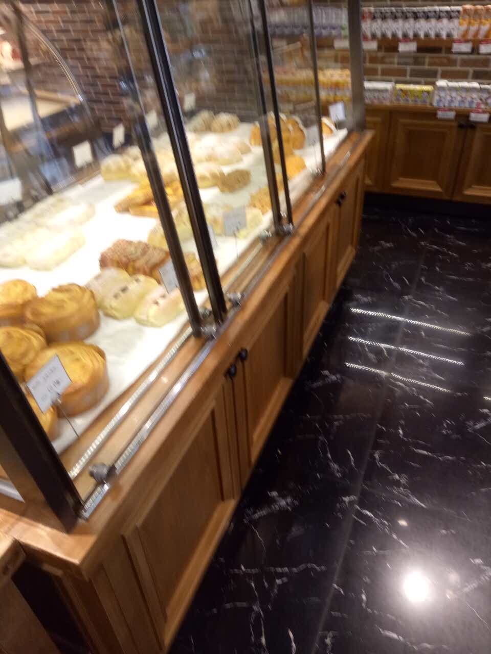 玛祖卡常常来买面包 东西好多 口感好 喜欢 好评啊