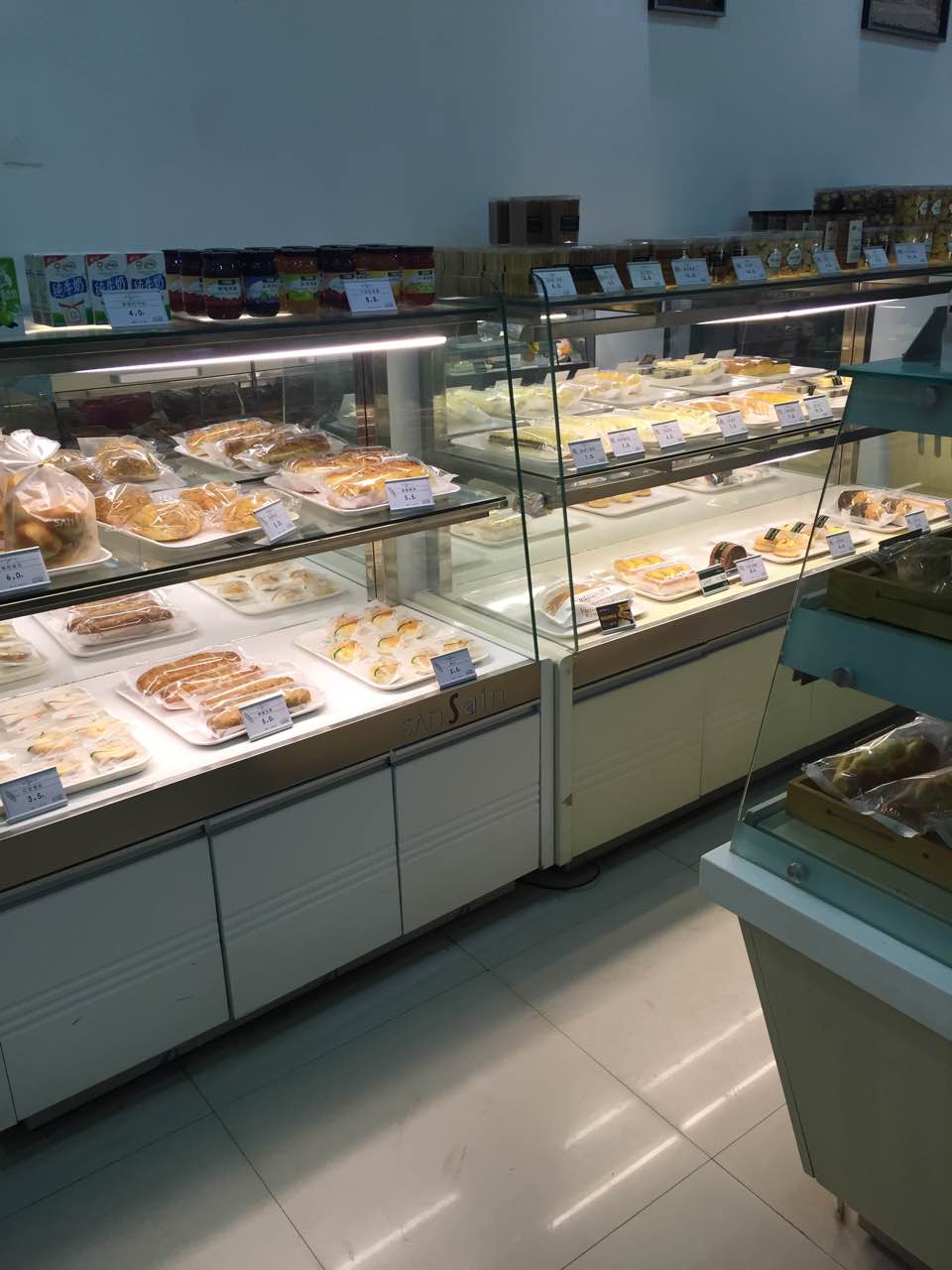 2020香雪儿面包房(化工路店)美食餐厅,环境不错,服务员很热情,赞.