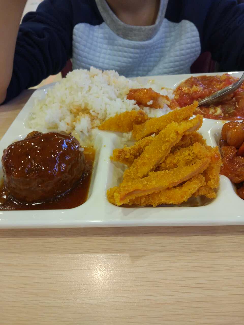 都市商务快餐(欧惠美食广场市府店)