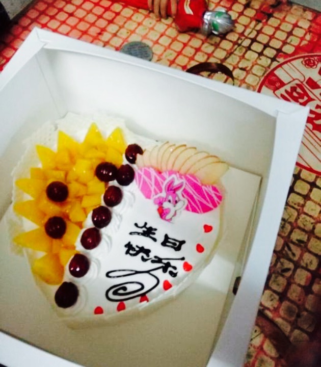 优麦特蛋糕店 直线距离 100m