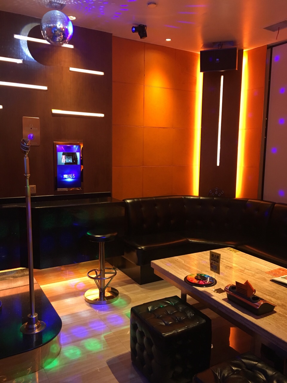 【携程攻略】景点,【环境】很新 很棒 跟"台北纯k"可以媲美 也是三个