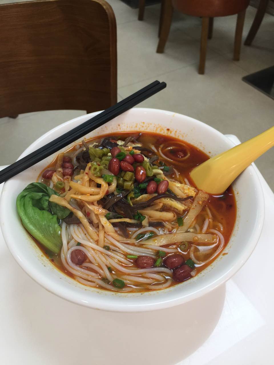 在这家店吃了三次了,感觉这家的粉还是挺好吃的,环境优美,也很干净