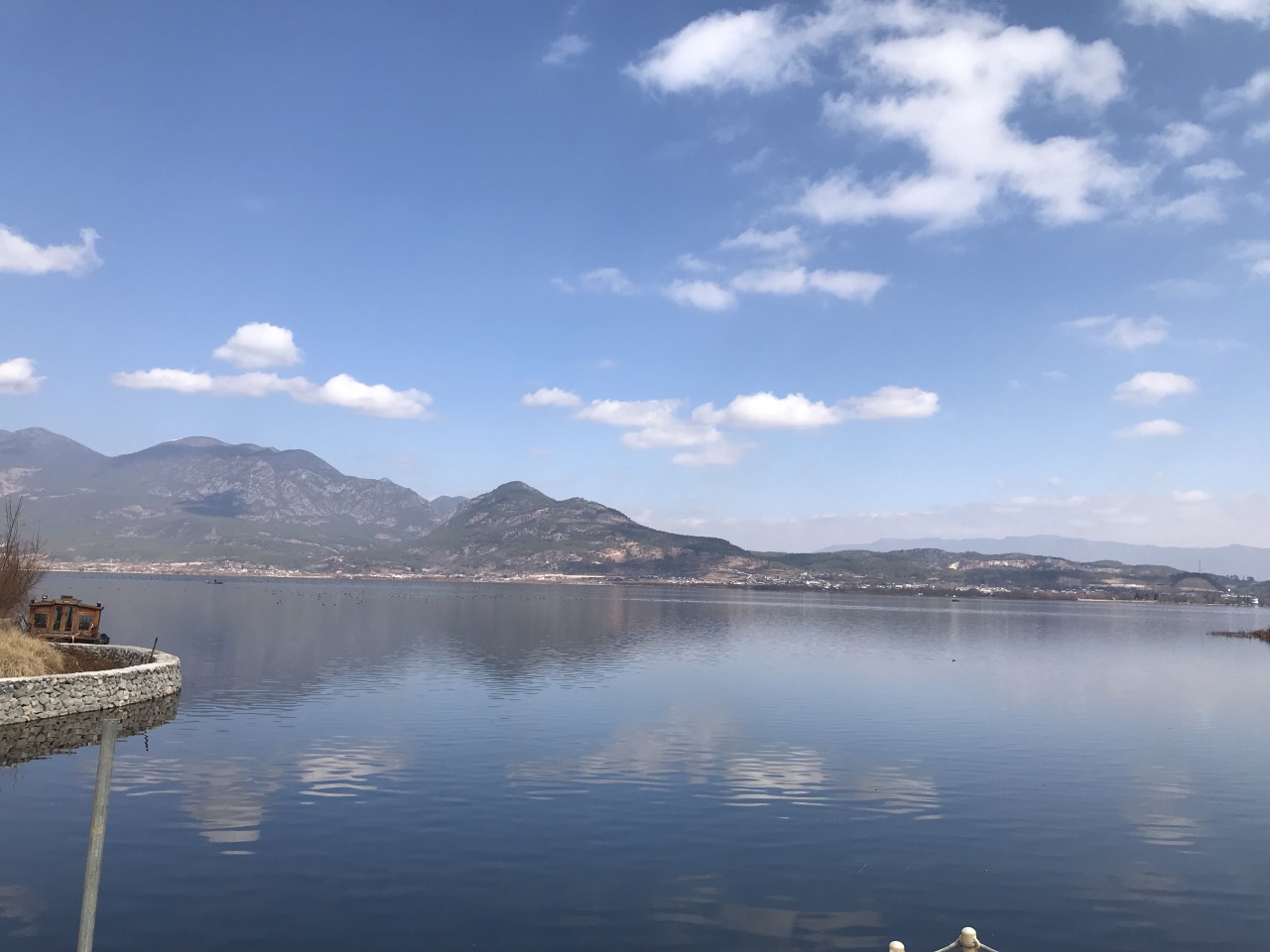 很漂亮,环境很美,有种水天一色的感觉