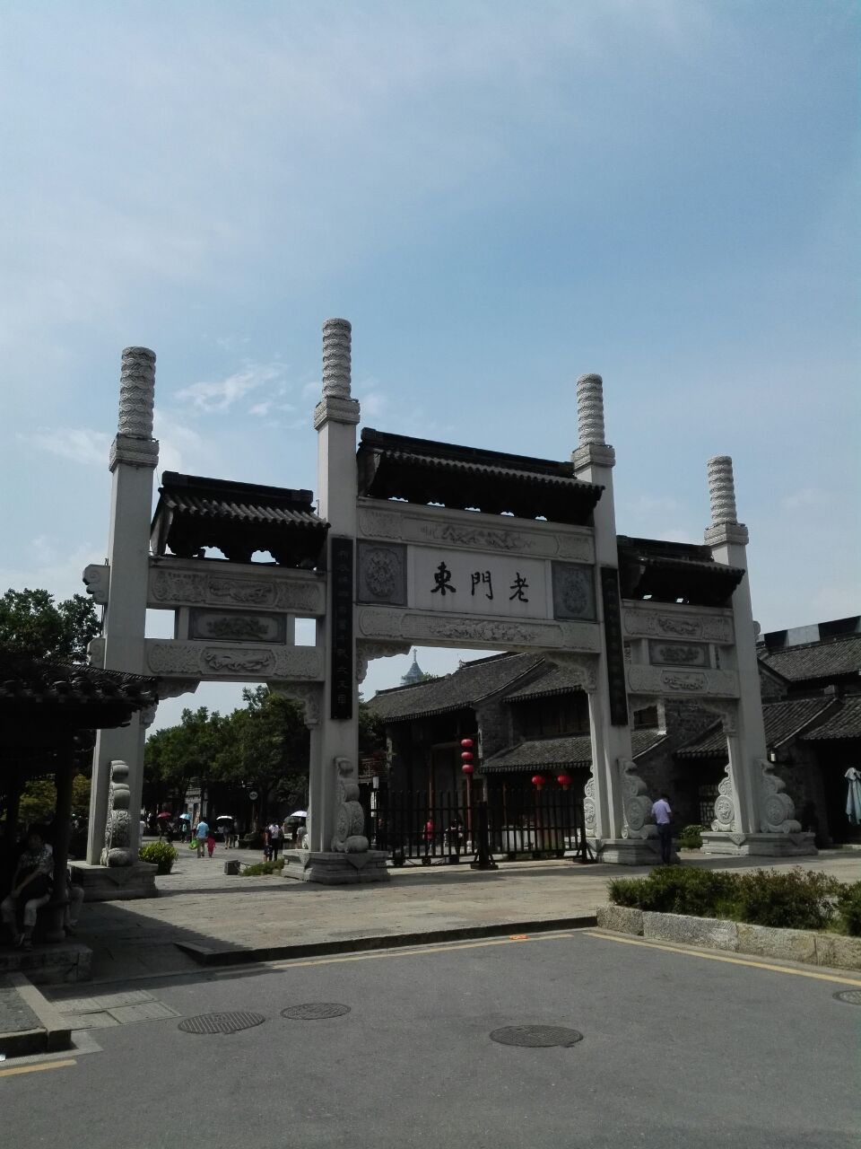 【携程攻略】娱乐点,老门东牌坊同时亮相的,还有牌坊周围的4组街头