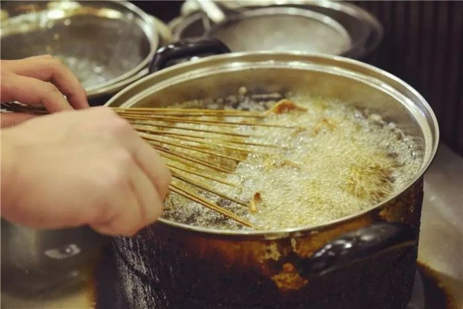 乐山最地道的油炸串串!成都仅此一家!