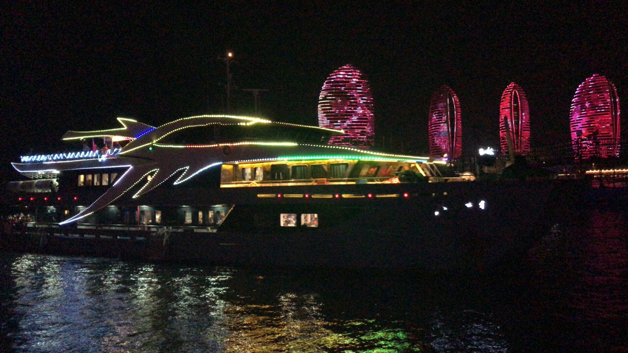 夜游三亚湾