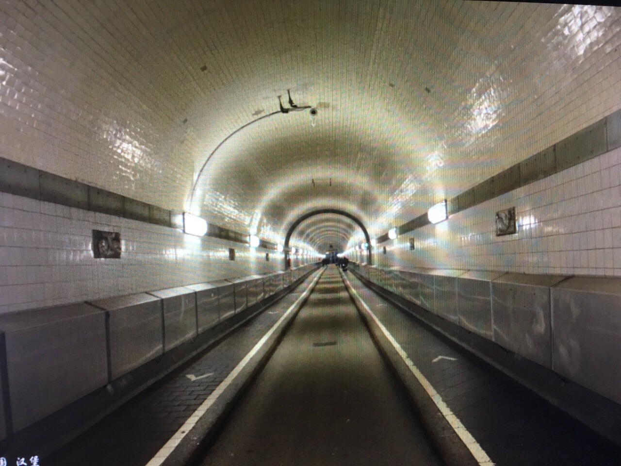 易北河旧隧道图片