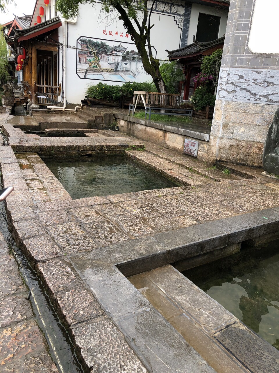 白马龙潭三眼井