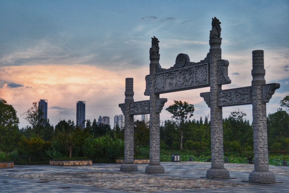 【攜程攻略】南昌大象湖溼地公園景點,八月的天象多變,沿海臺風天對