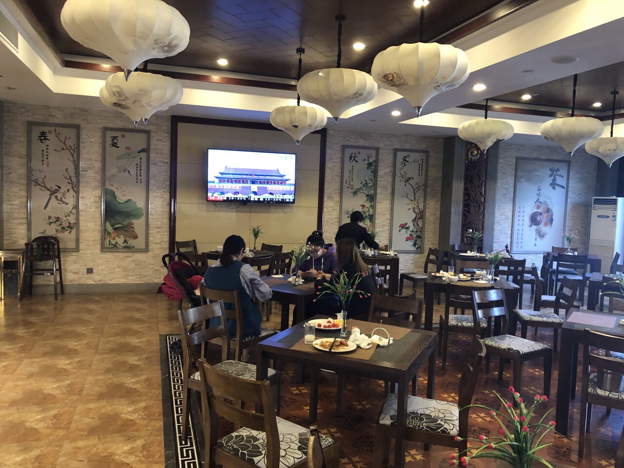 静泊山庄湖景餐厅(茶文化度假酒店)