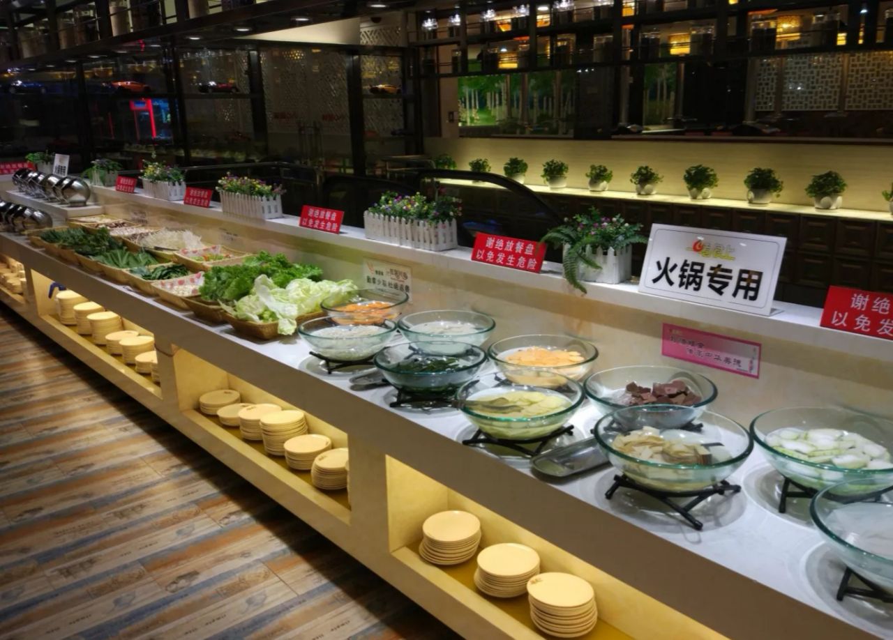 2023德晟客一烤食上自助烤肉火锅(滨江道店)美食餐厅,水果挺新鲜,品种