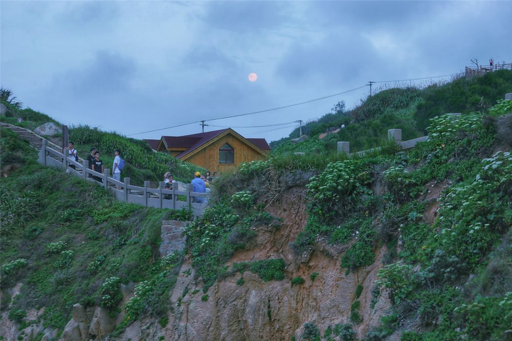 暂无评分 景点地址 杭州市西湖区九莲西湖文三路292-298号 景点介绍