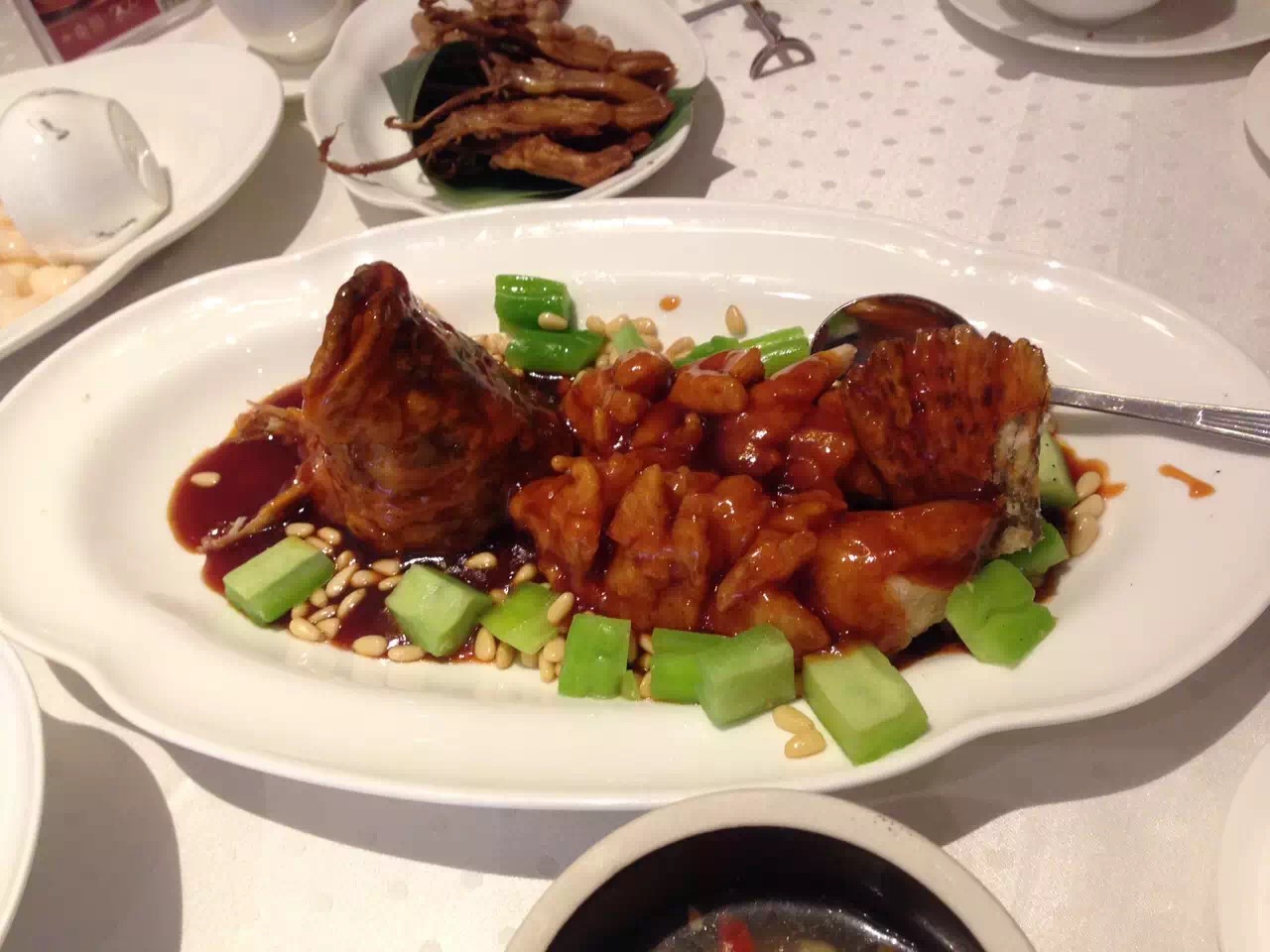 小南国的菜品还是比较精致的,味道也算可口,符合大众口味的,但特别