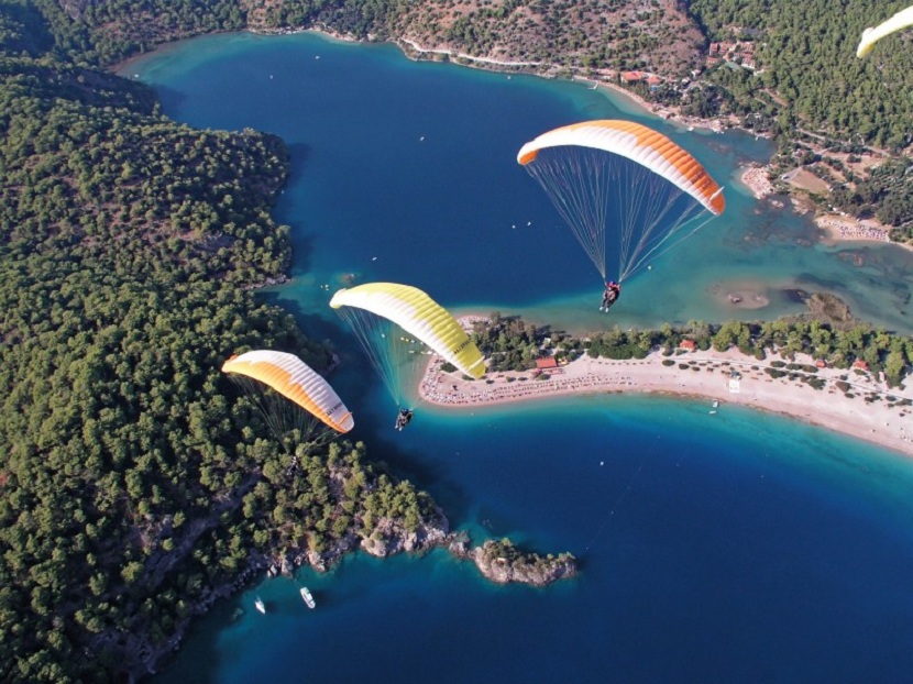 2-Day Lingshui Tour: Fenjiezhou Island Diving Experience, Clear Water Bay Coastal Scenery