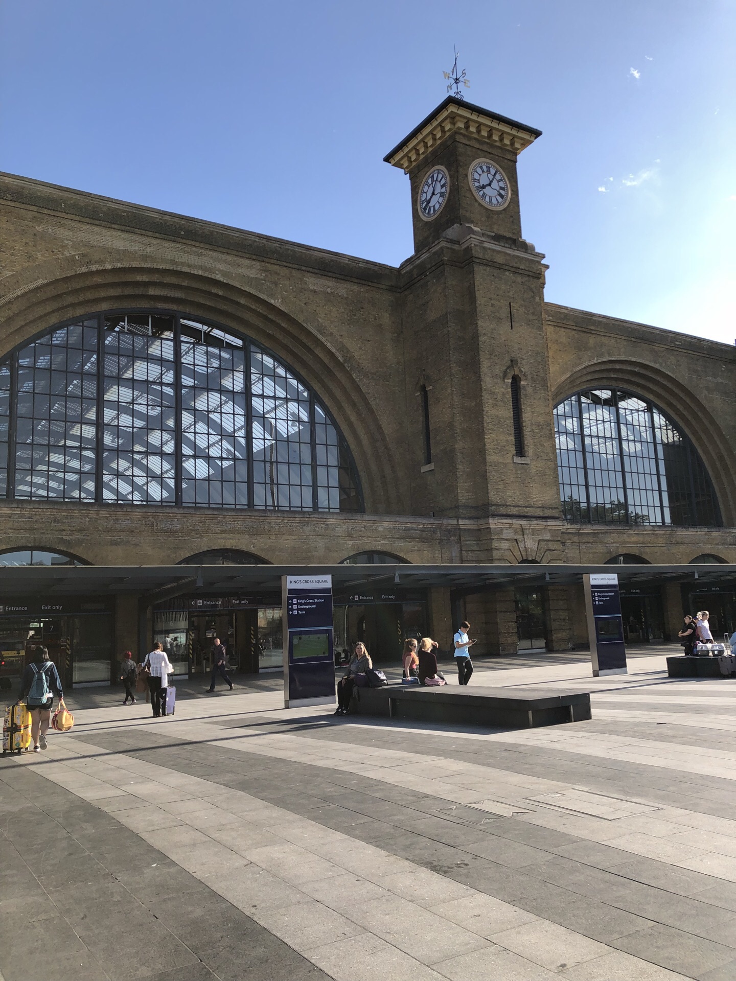 【携程攻略】伦敦国王十字火车站景点,伦敦的火车站无论外观还是内部，都有着考究的设计，很多也成为了影视…