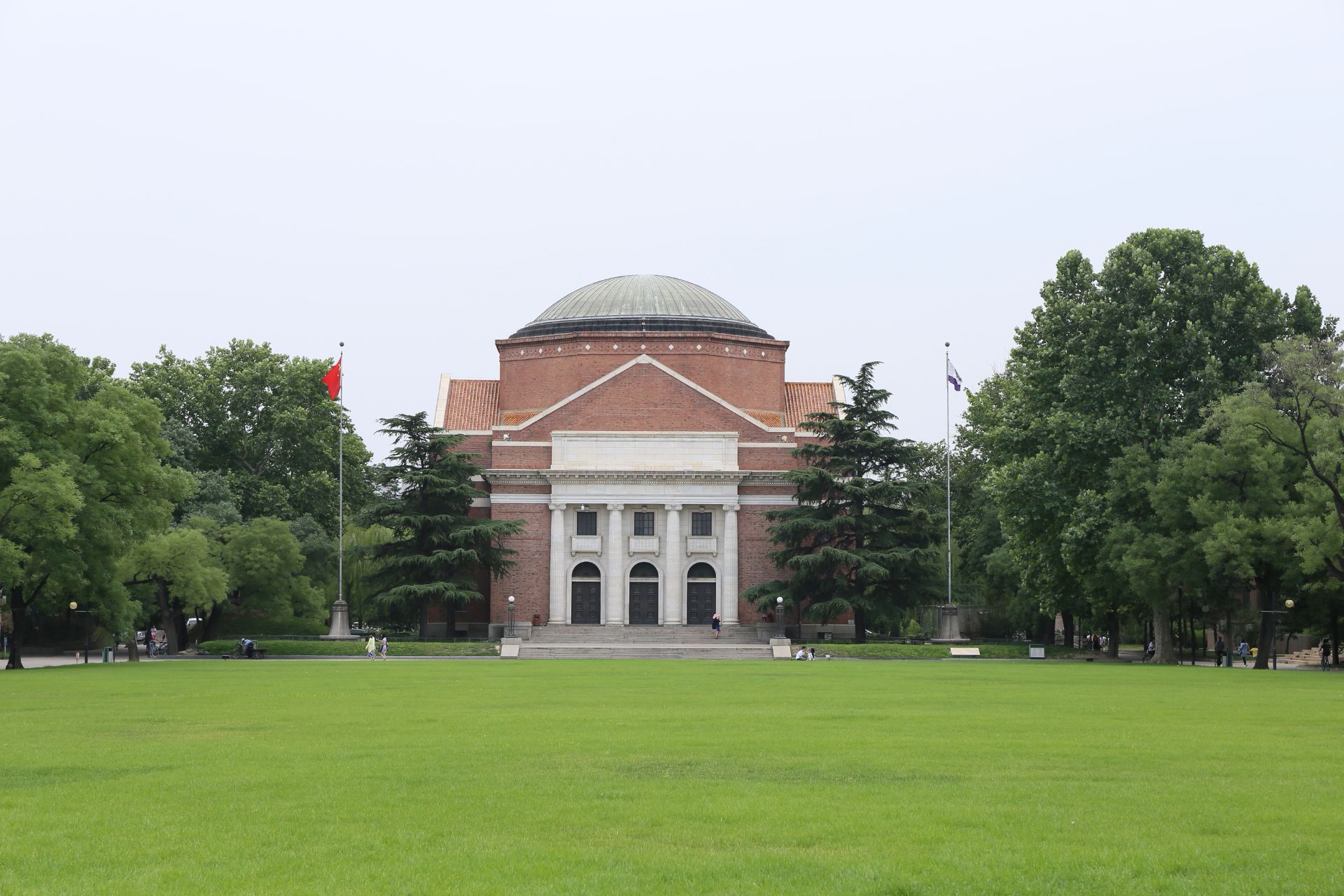 清华大学