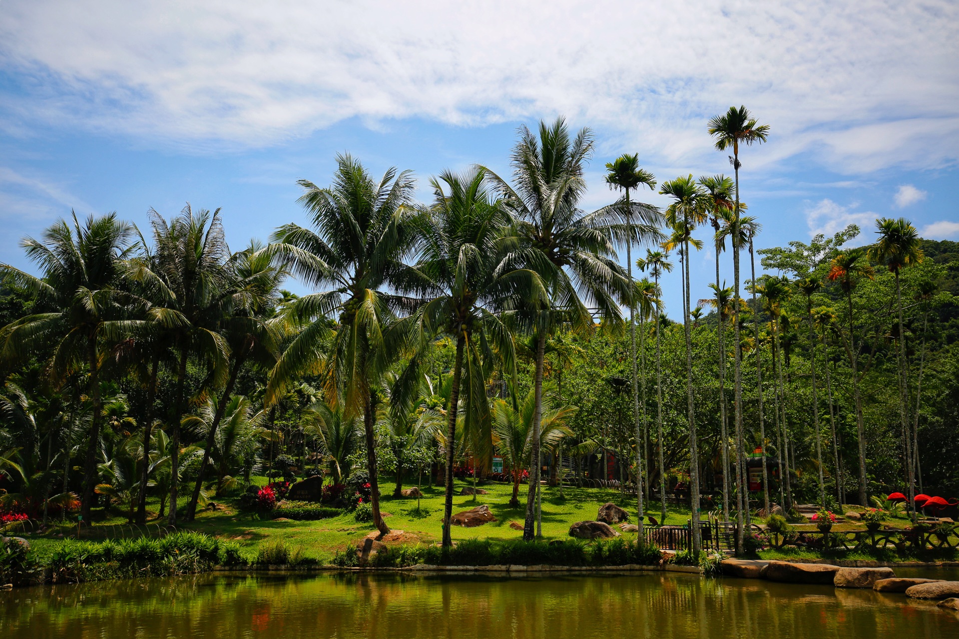 呀诺达雨林文化旅游区
