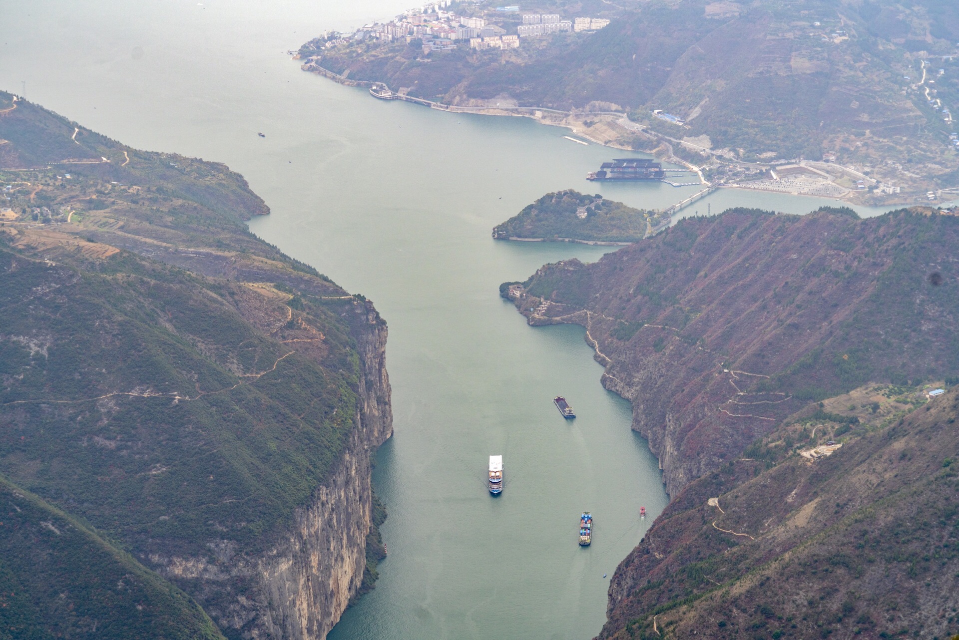 【携程攻略】重庆夔门景点,夔门是三峡西端入口处，也是长江三峡之首，两岸断崖壁立，高数百米，…
