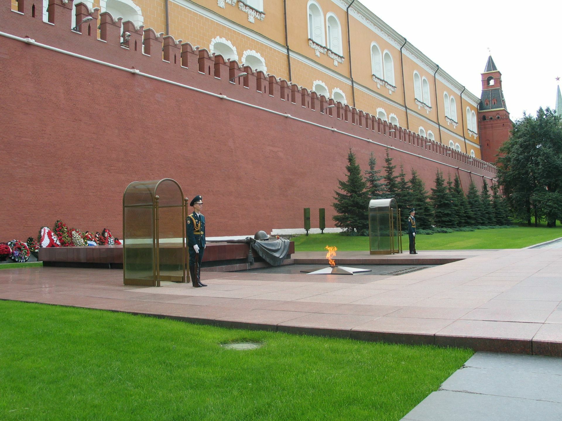 莫斯科无名烈士墓碑文图片