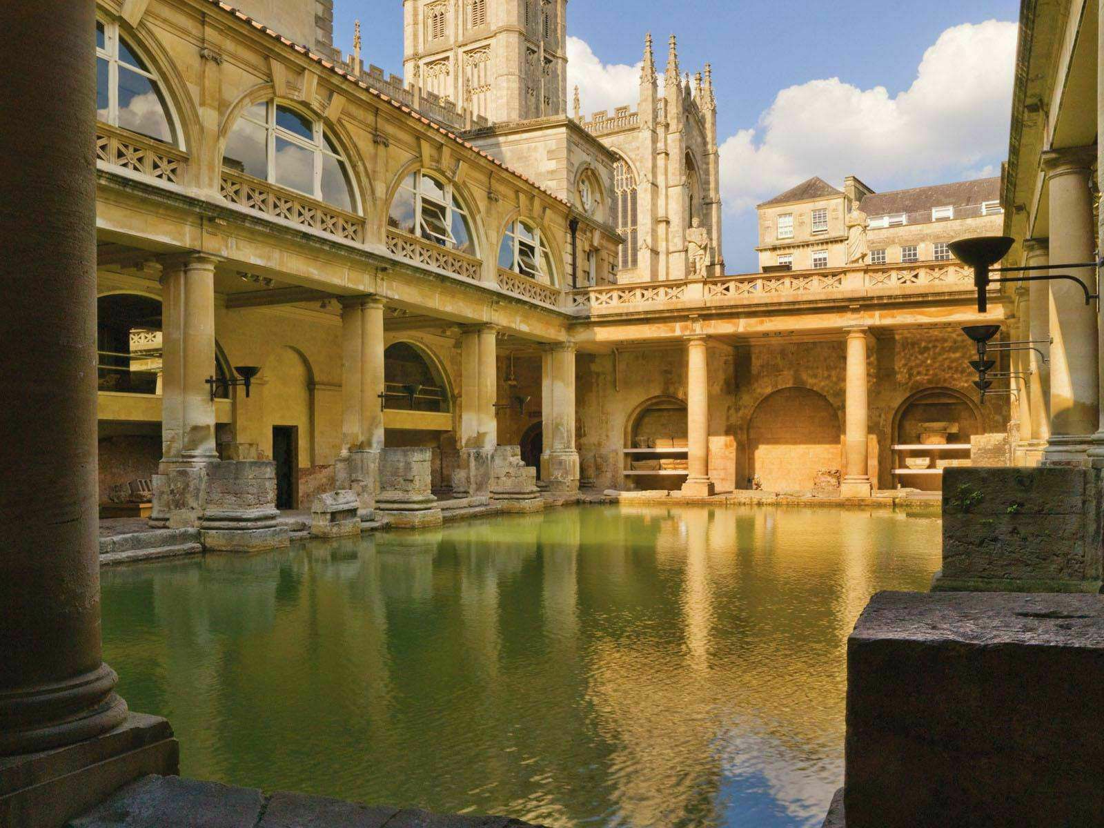 巴斯罗马浴场，英国被罗马统治时建立的温泉浴场