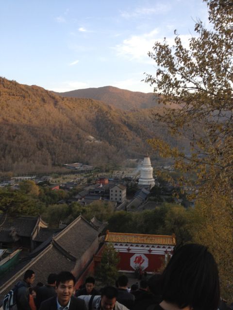 菩萨顶位五台山灵鹫峰上,是山中规模最大的黄教寺院.