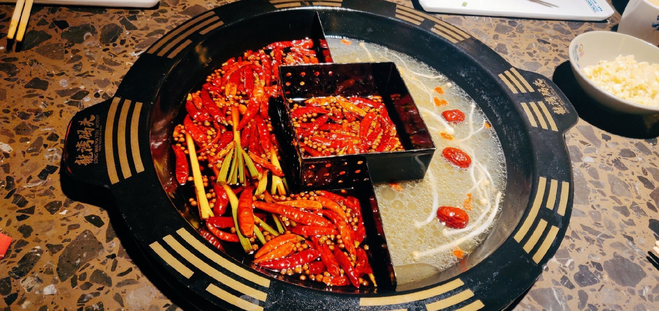 龙湾码头老火锅(全景花园未来店)