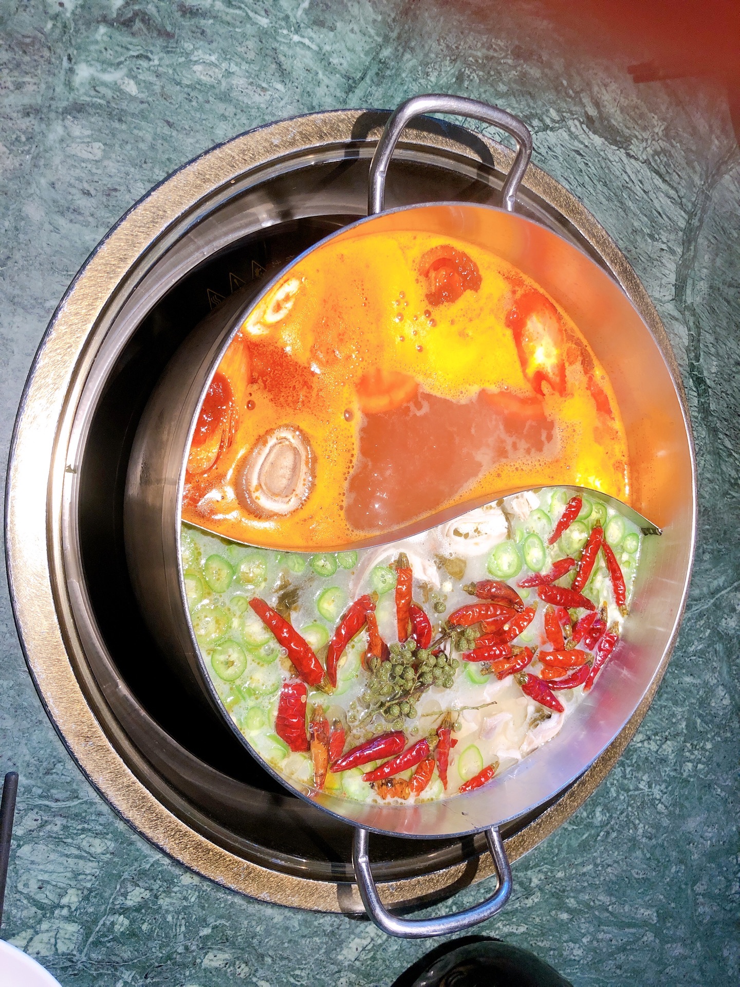 美食林】上海捞王锅物料理(吴江路湟普汇店)餐馆,双十二活动锅底对折