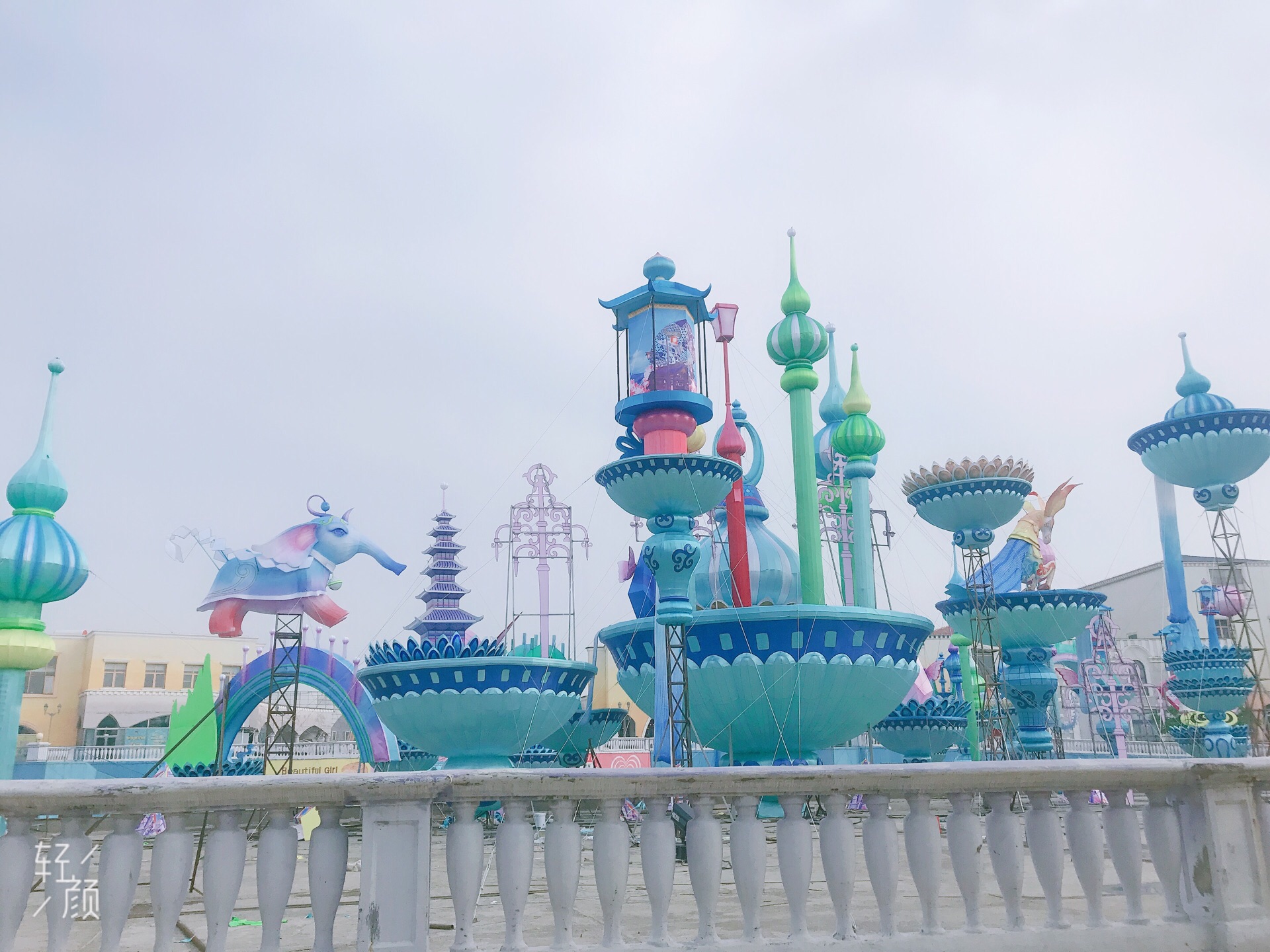 长影世纪城超赞的,刚进园区工作人员就提醒我为了安全把口罩戴好,而且