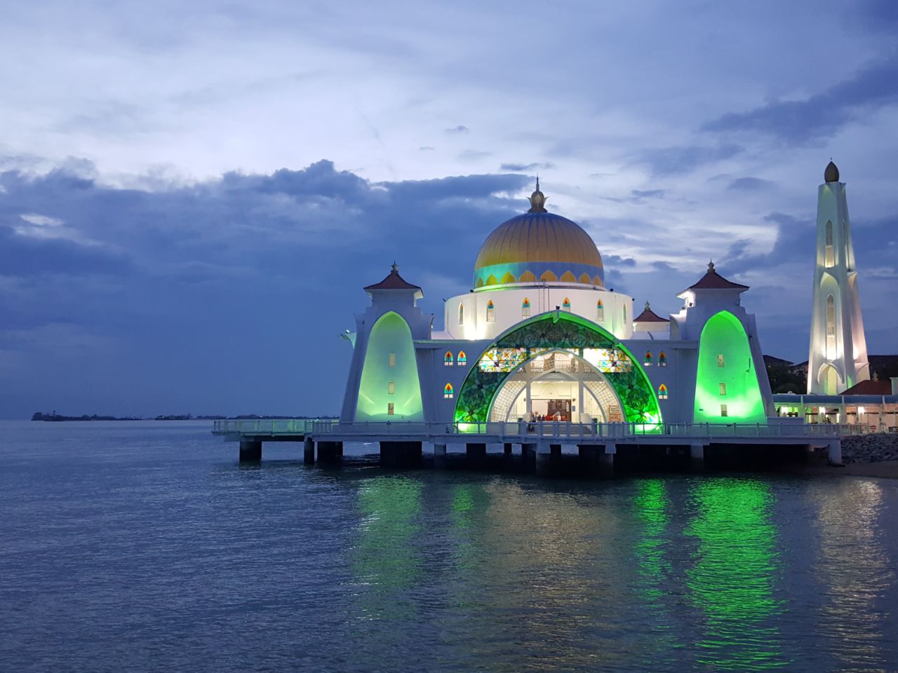 世界著名的清真大寺，马来西亚水上清真寺_凤凰网视频_凤凰网