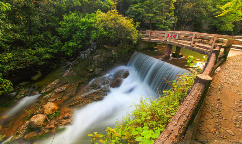 旅游攻略社区>目的地>乐昌市白水寨生态园> 1 张 乐昌市白水寨生态园