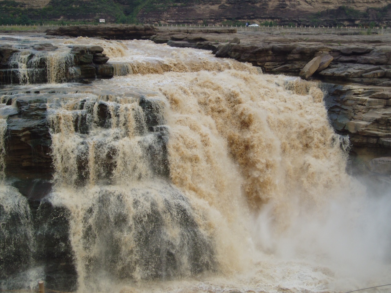 壶口瀑布,国家级风景名胜区,东岸为山西省临汾市吉县壶口镇,西岸则
