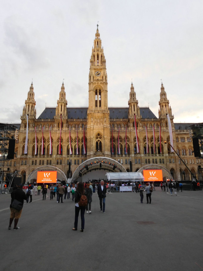 两口子的维也纳和布拉格自由行见闻录之六:露