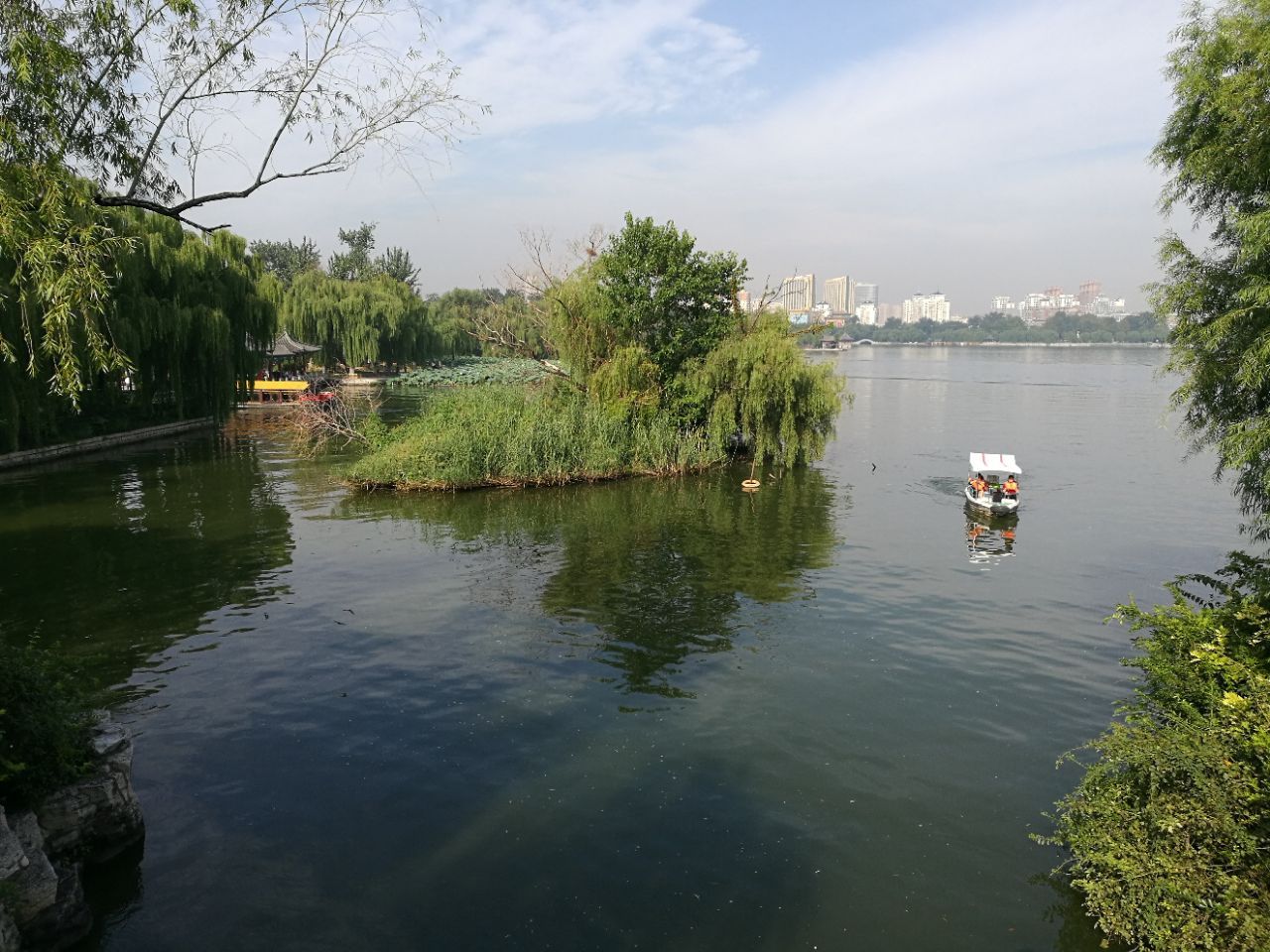 大明湖景區遊船