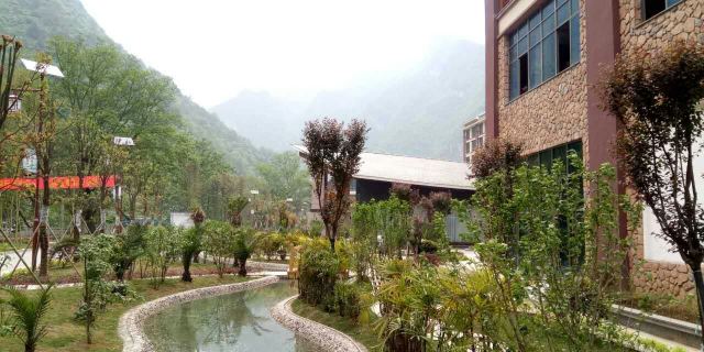 万源鑫达国际养生谷酒店1-3晚(龙潭河风景区内) 双早 双人温泉,可选巴