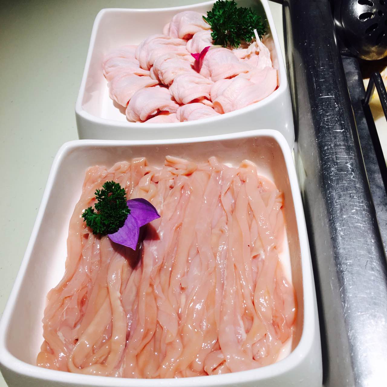 【携程美食林】广州海底捞火锅(佳兆业广场店)餐馆,服务员态度很好,菜