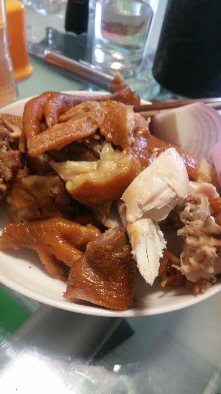 烧鸡吃了很多年了,一直都是这个味.