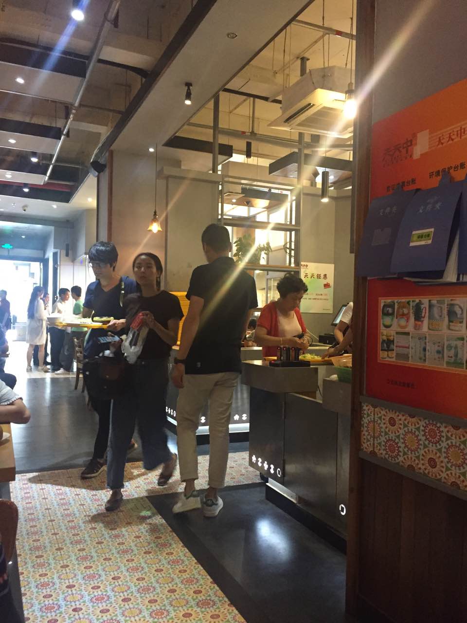 天天中餐厅(飞霞店)