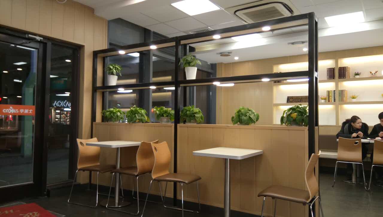 华莱士(朱家角店)