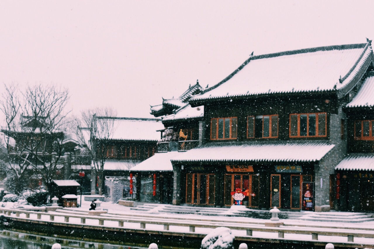 洛邑古城雪景图片