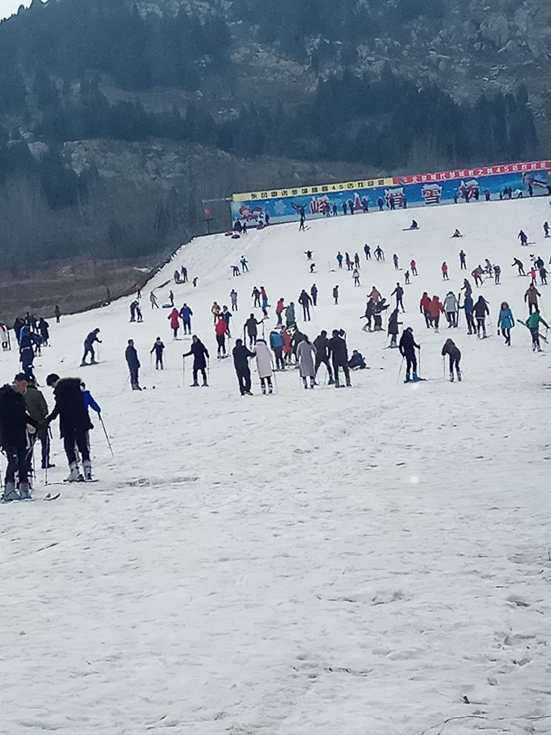 峄山滑雪场图片