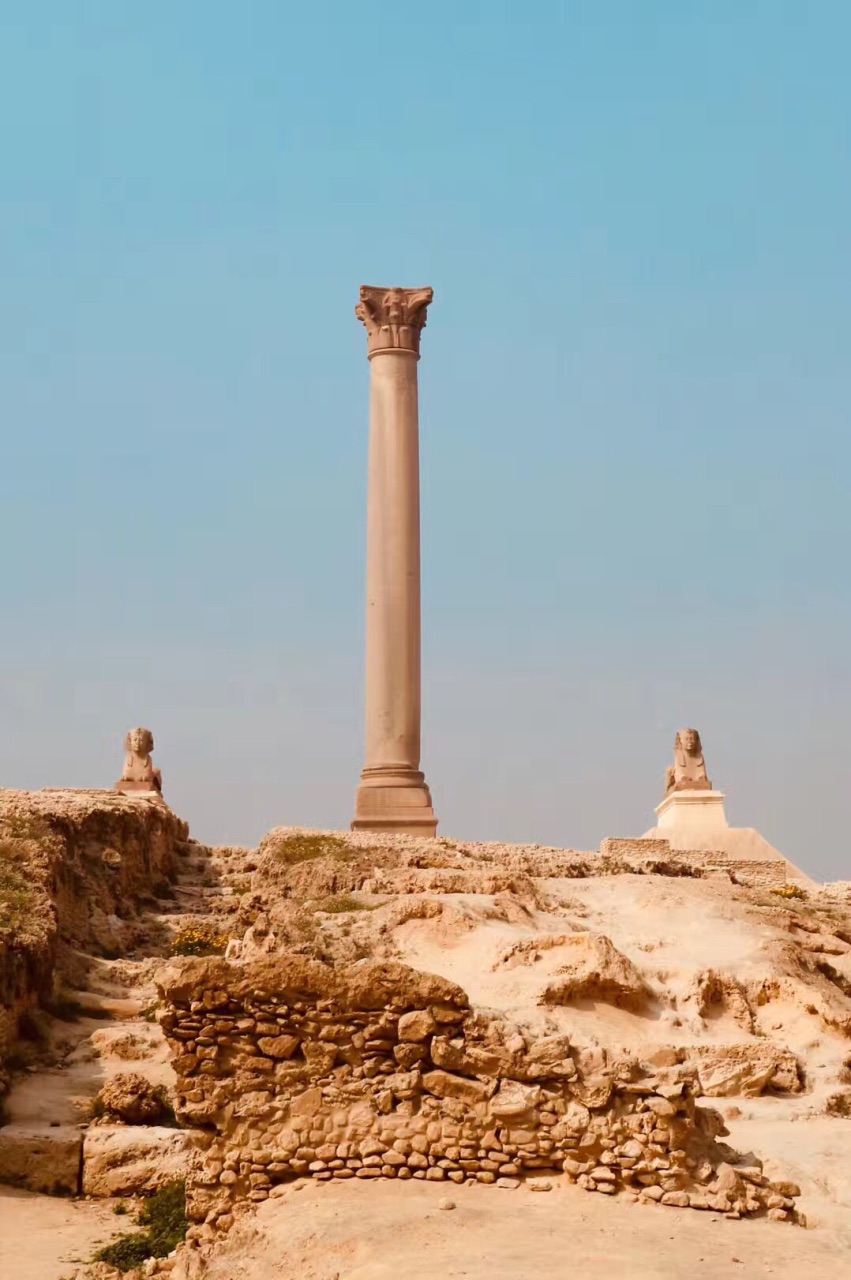 此次埃及之行的最后一站:距今1800多年的庞贝石柱.