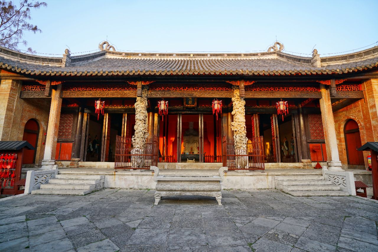 安顺文庙又名"府学宫",坐落于安顺市东北部一条老街,目前为全国重点